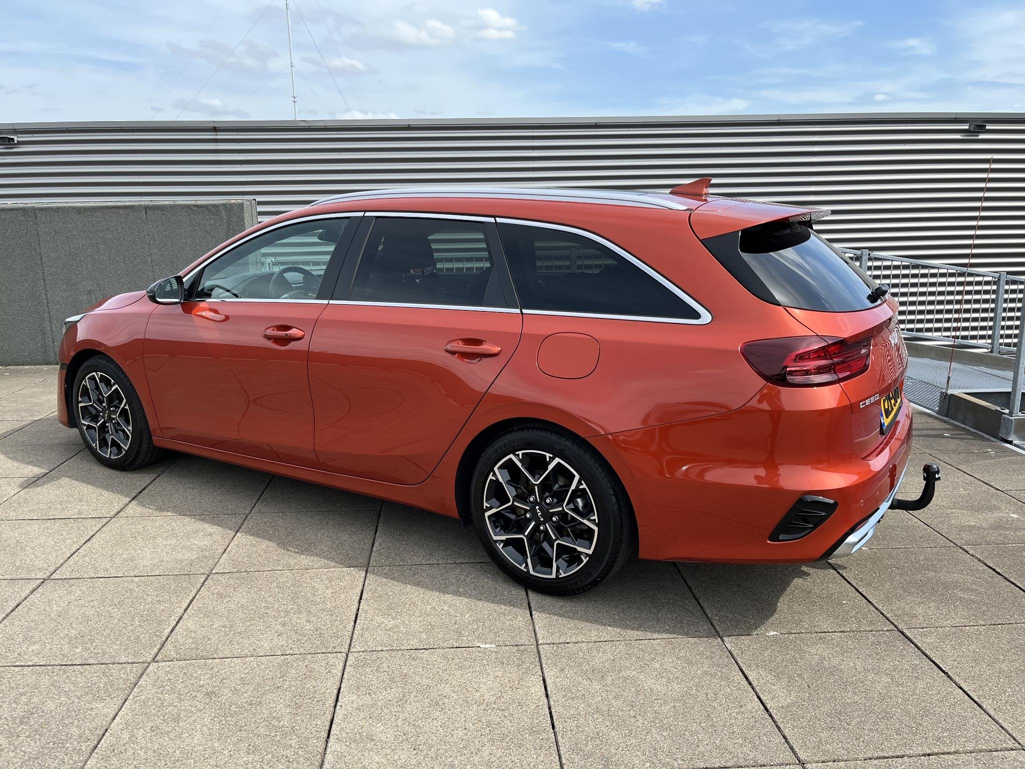 Kia Ceed Sportswagon 1.5 T-GDi GT-Line AUTOMAAT NETTO DEAL!, Auto's, Gebruikt, Euro 6, 610 kg, Origineel Nederlands