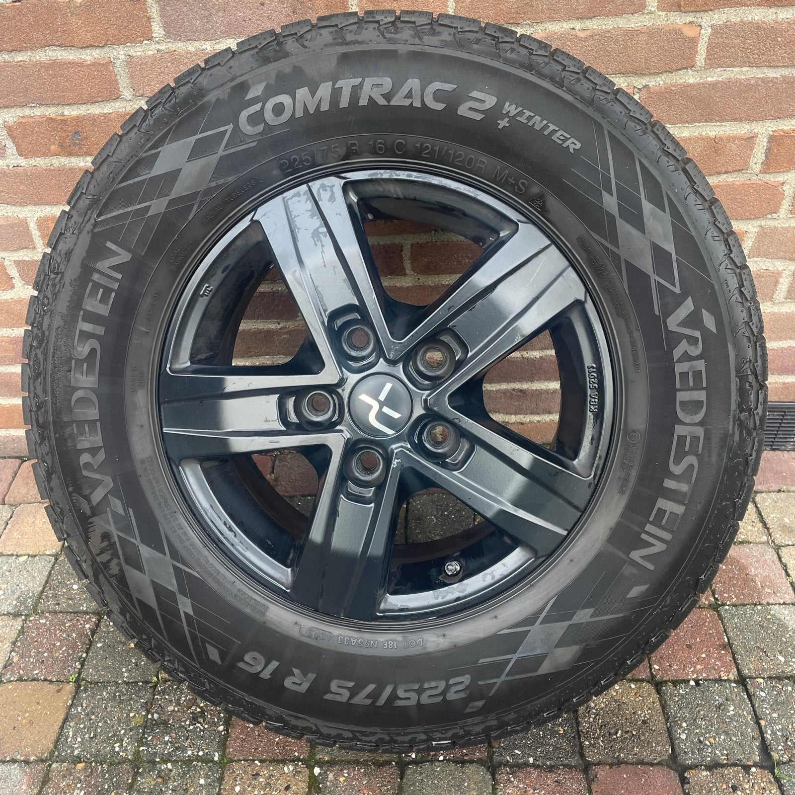 Lichtmetalen velgen met Vredestein winterbanden 225/75 R16, Ophalen, 16 inch, Banden en Velgen, Winterbanden