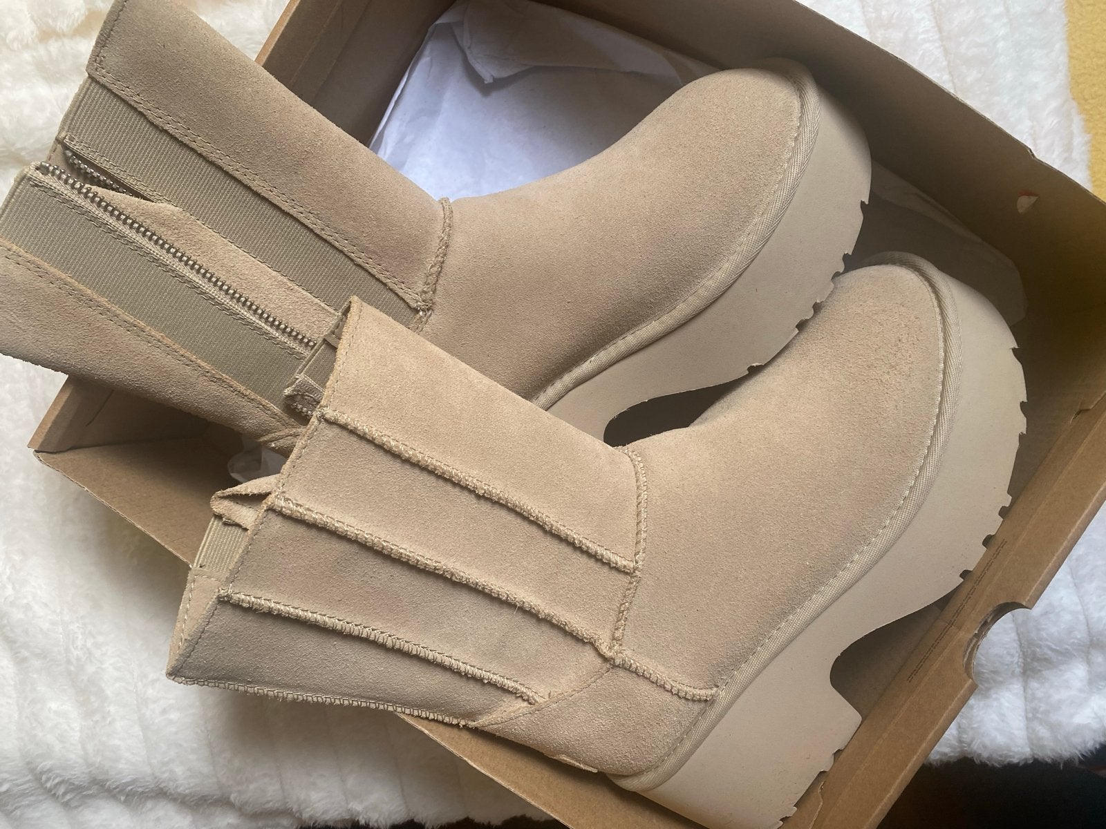 NIEUW UGG Classic Twin Seam New Heights Chestnut, Kleding | Dames, Schoenen, Bruin, Lage of Enkellaarzen, Nieuw, Ophalen of Verzenden