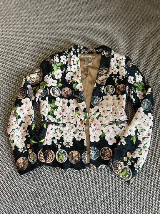 Mooi jasje van Glamoreus, Ophalen of Verzenden, Zo goed als nieuw, Maat 38/40 (M), Beige