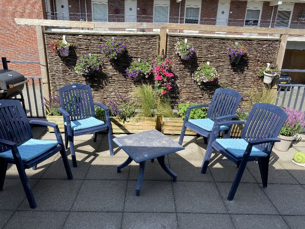 hartman tuinset, Tuin en Terras, Tuinsets en Loungesets, Gebruikt, Tuinset, Kunststof, 4 zitplaatsen, Bijzettafel, Stoel, Ophalen