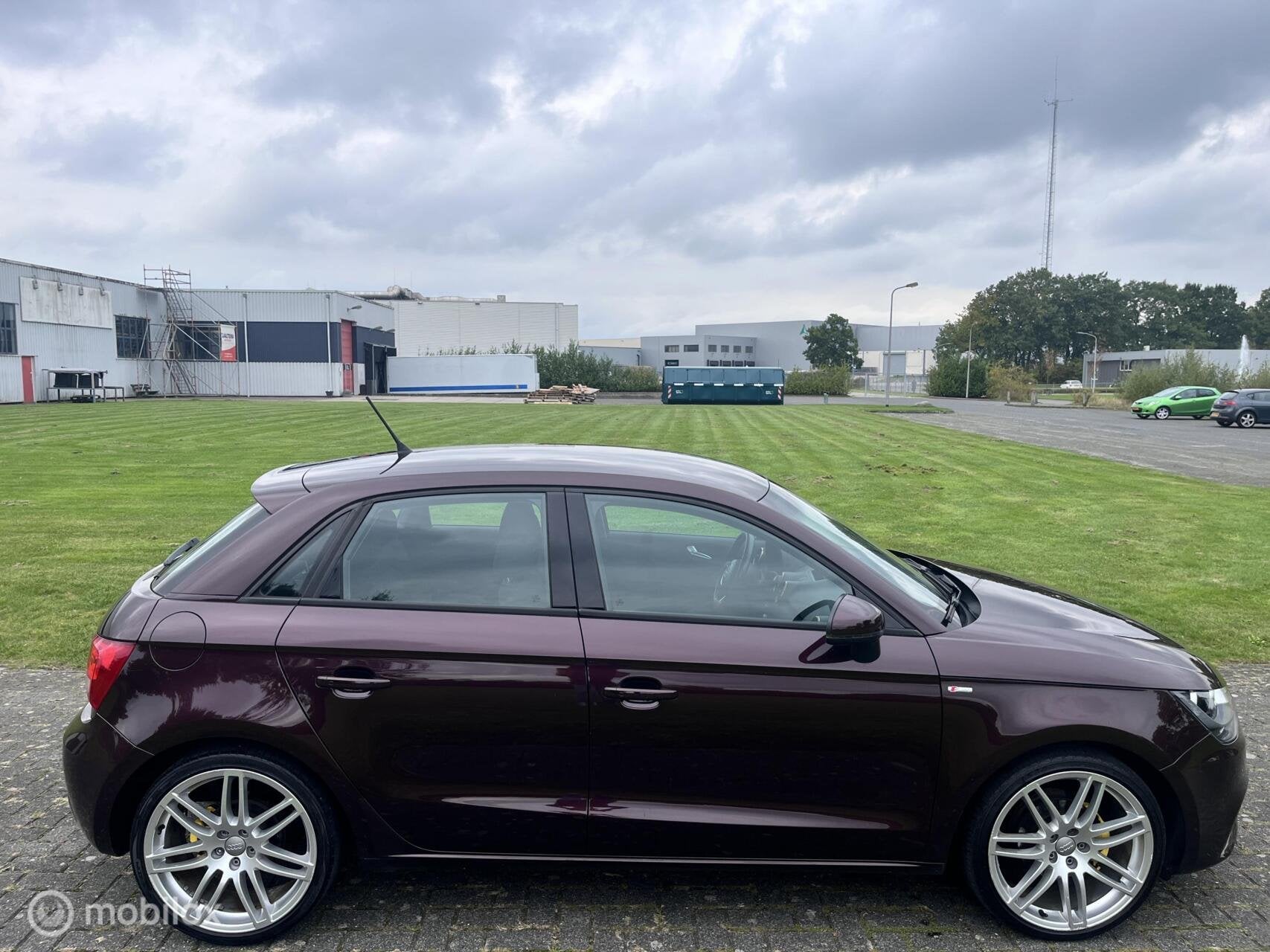 Audi A1 Sportback 1.6 TDI Ambition Pro Line / Navi / Cruise, Voorwielaandrijving, Euro 5, Stof, 4 cilinders