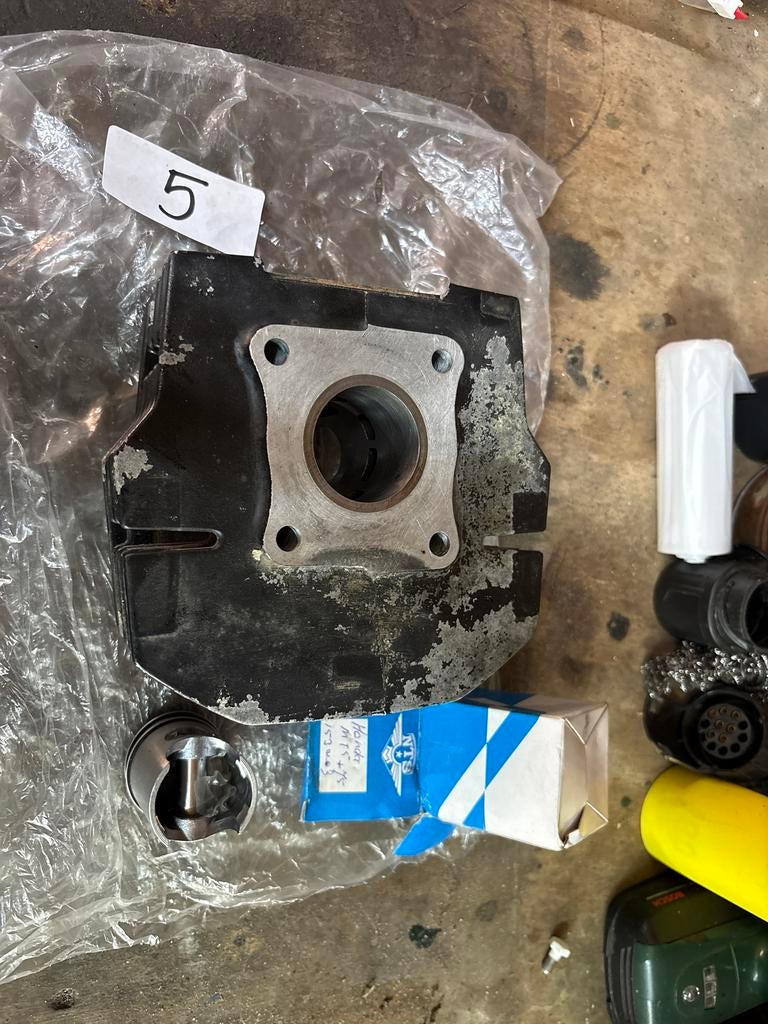Honda MT5 Cilinder met Zuiger, Fietsen en Brommers, Ophalen of Verzenden, Gebruikt