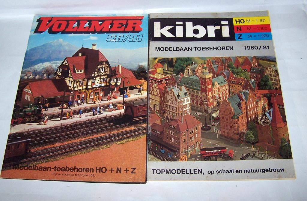 2 vintage catalogussen '80/'81 Vollmer en Kibri. Nwst., Overige merken, Gelijkstroom of Wisselstroom, Zo goed als nieuw, Boek, Tijdschrift of Catalogus