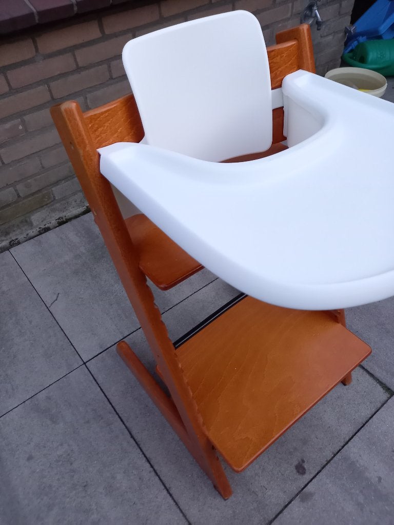 Stokke Tripp Trapp kinderstoel, met tafelblad en babyset, Ophalen, Gebruikt, Meegroeistoel, Afneembaar eetblad