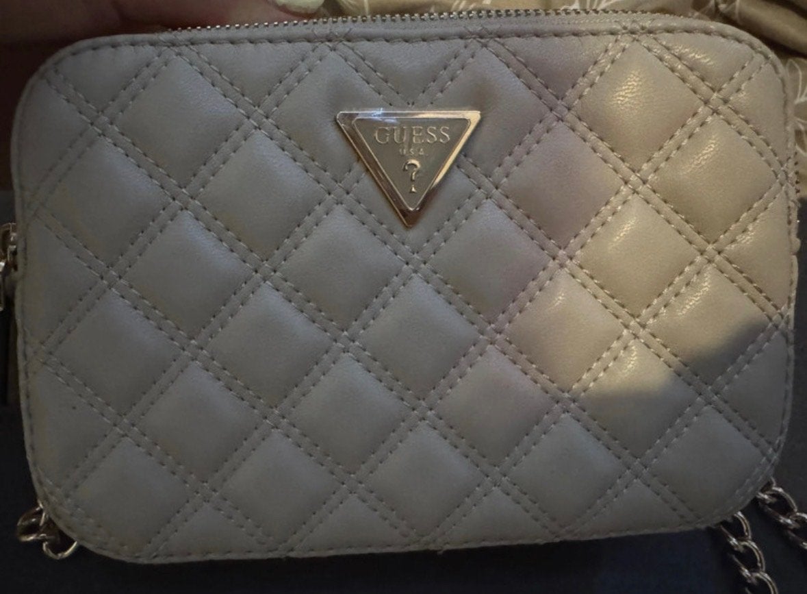 Guess Tas - Elegante Schoudertas, Ophalen of Verzenden, Zo goed als nieuw, Beige, Schoudertasje