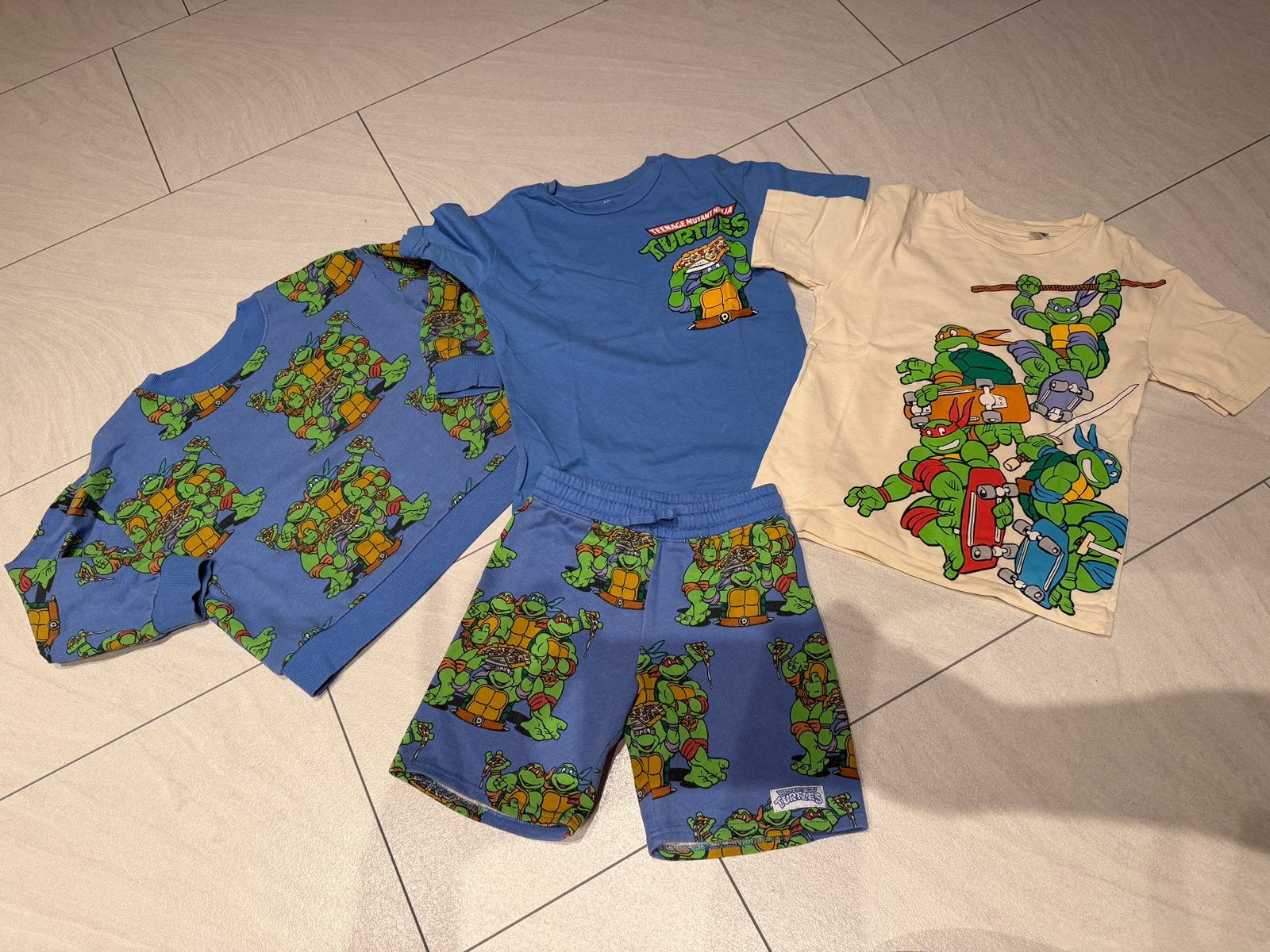 Teenage Mutant Ninja Turtles kledingpakket maat 110/116, Ophalen of Verzenden, Gebruikt, Jongen, Setje