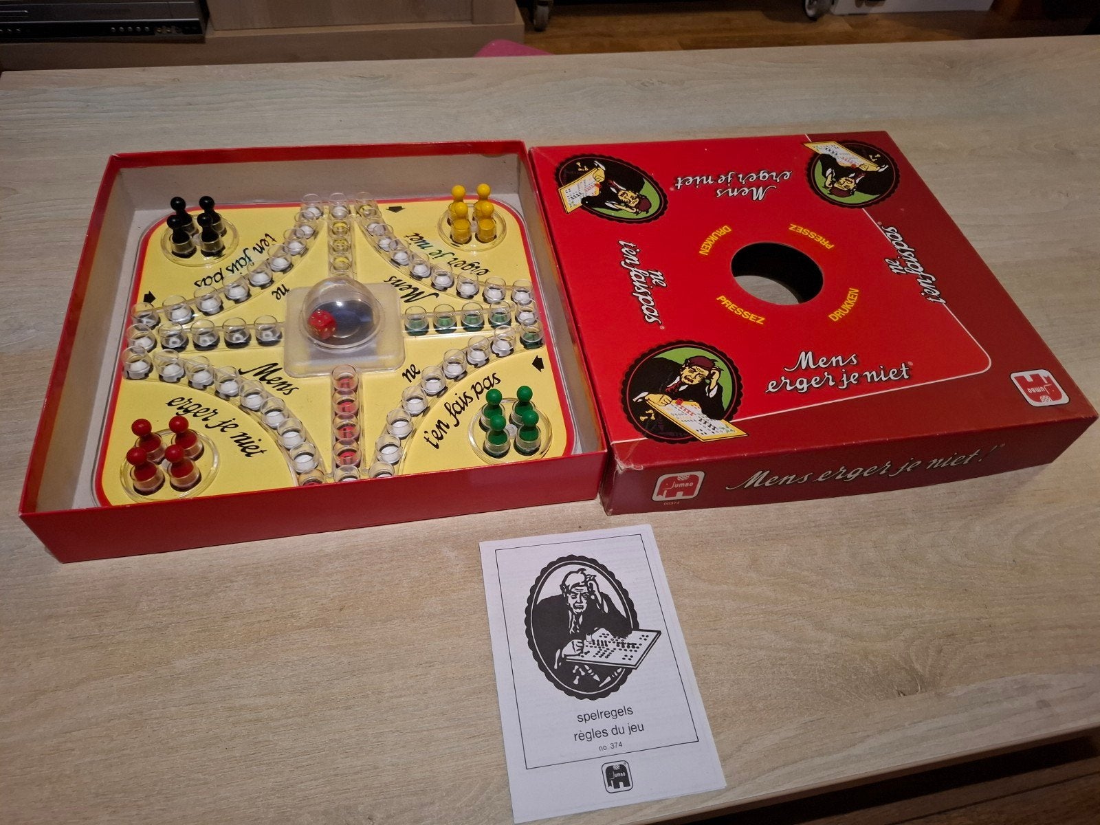 Mens erger je niet! Bordspel - Klassiek Gezelschapsspel, Hobby en Vrije tijd, Jumbo, Ophalen of Verzenden, Drie of vier spelers