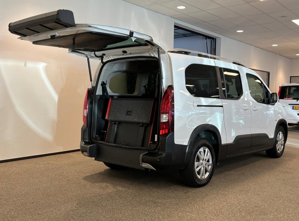 Peugeot Rifter 1.2 PureTech 130pk S&S EAT8 Long (bj 2021), Auto's, Peugeot, Automaat, 12 maanden, Stof, Gebruikt