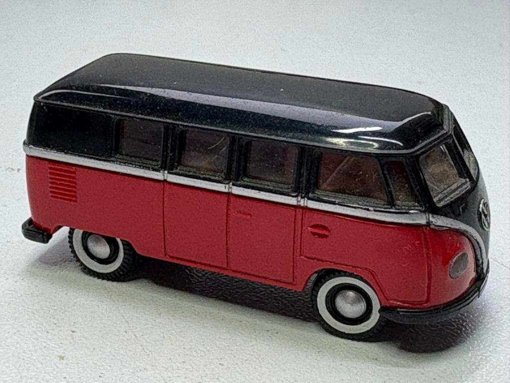 Brekina VW bus IMG6629/30/1, Hobby en Vrije tijd, Modelauto's | 1:87, Ophalen of Verzenden, Zo goed als nieuw, Bus of Vrachtwagen