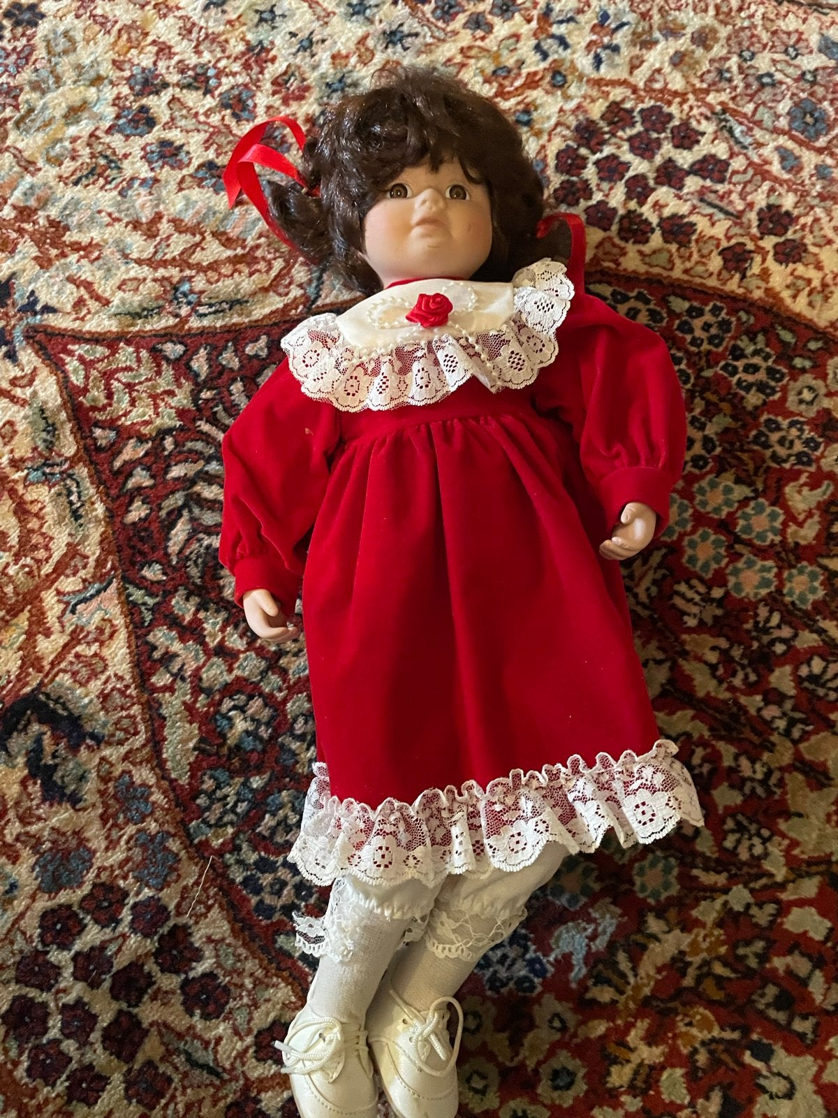 Vintage porseleinen pop in rode jurk, Ophalen of Verzenden