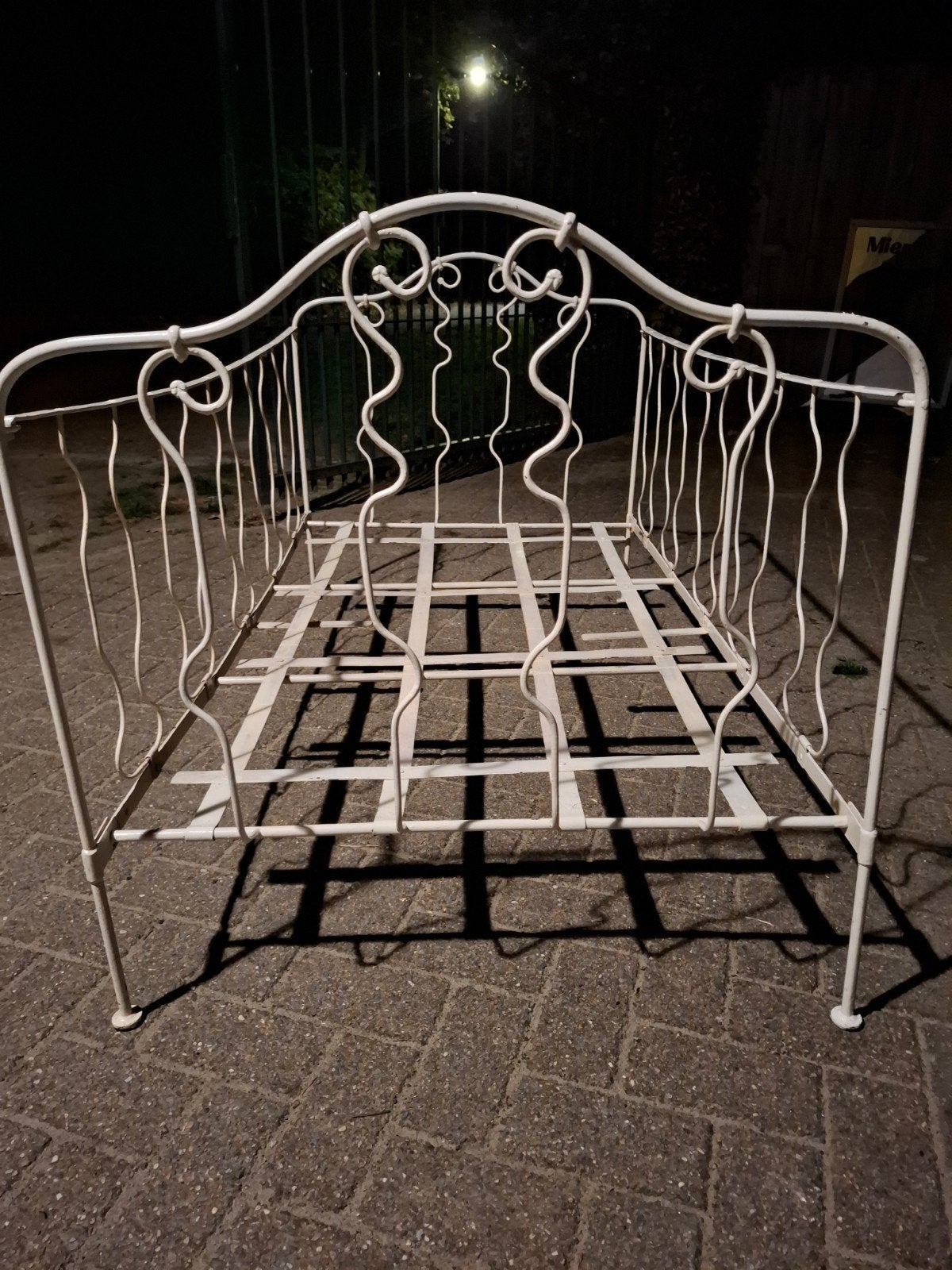 Antiek wit metalen kinderbedje, Antiek en Kunst, Ophalen