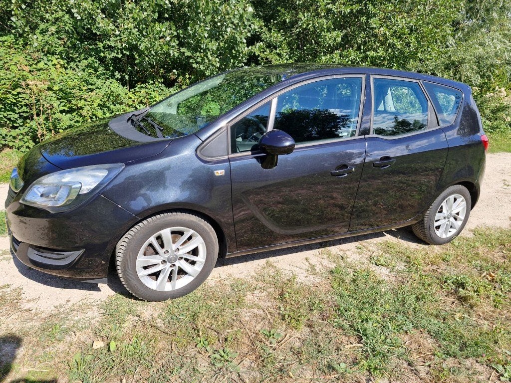 Opel Meriva 1.4 Turbo Business+ecoFlex met extra set banden, Voorwielaandrijving, Stof, 4 cilinders, Zwart