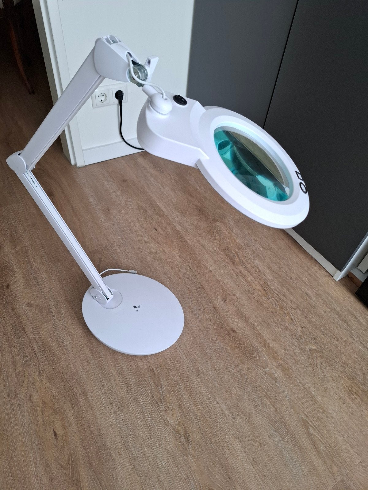 Iris Loeplamp Kameleon 5 dpt met Daylight tafelvoet wit, Ophalen, Zo goed als nieuw, Loeplamp
