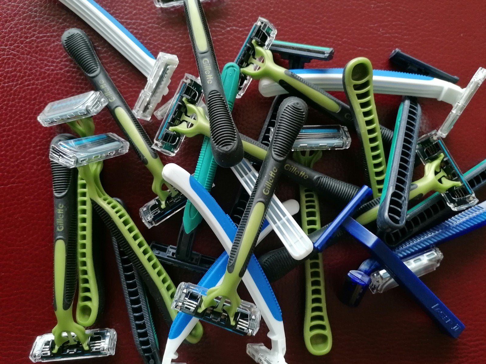 SCHEERMESJES VAN BEKENDE MERKEN GILETTE,WILKINSON,ETCETRA., Ophalen of Verzenden, Nieuw, Gehele gezicht, Overige typen