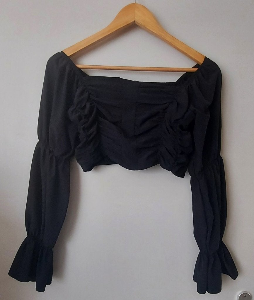 Boohoo Zwarte Croptop met Lange Mouwen en Ruches, maat 38, Maat 38/40 (M), Ophalen of Verzenden, Zo goed als nieuw, Lange mouw
