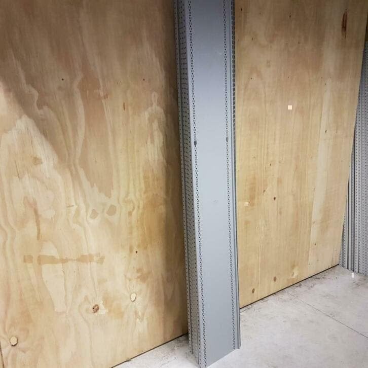 6 meter grijze metalen boekenstelling 220 cm hoog 31 cm diep, Huis en Inrichting, Kasten | Boekenkasten, Ophalen, Gebruikt, 25 tot 50 cm