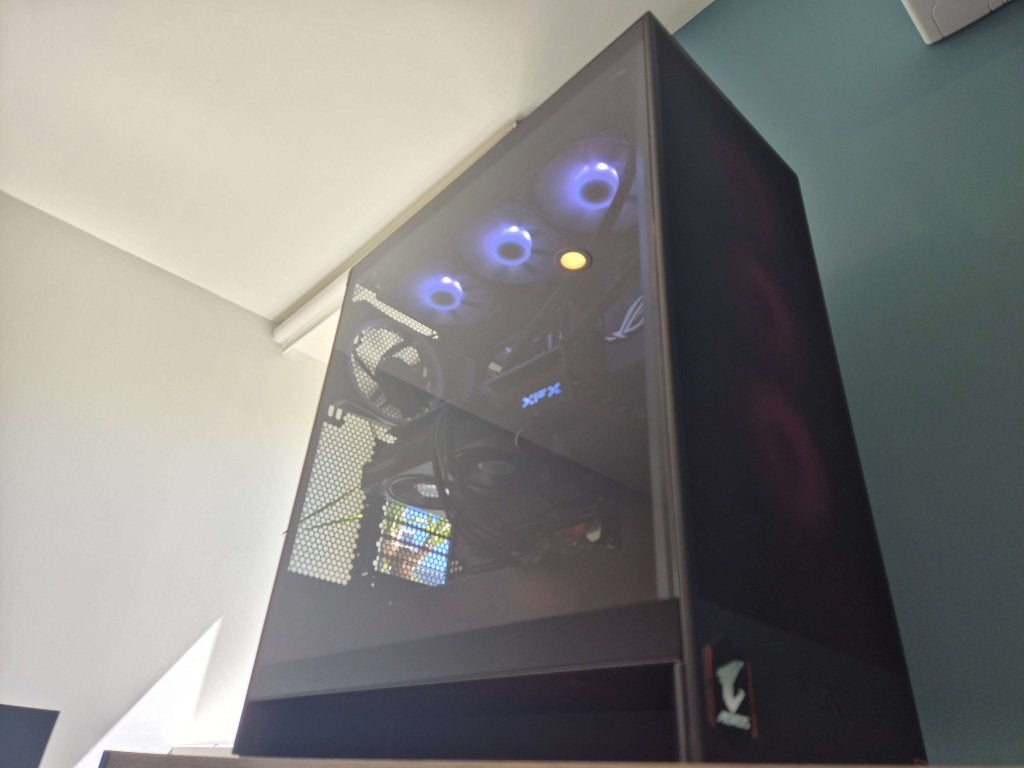 NZXT H7 | RYZEN 7 9800X3D, RX 9070 XT 16GB, 32GB DDR5, 2TB, Niet ingevuld, 32 GB, 2TB, Virtual Reality