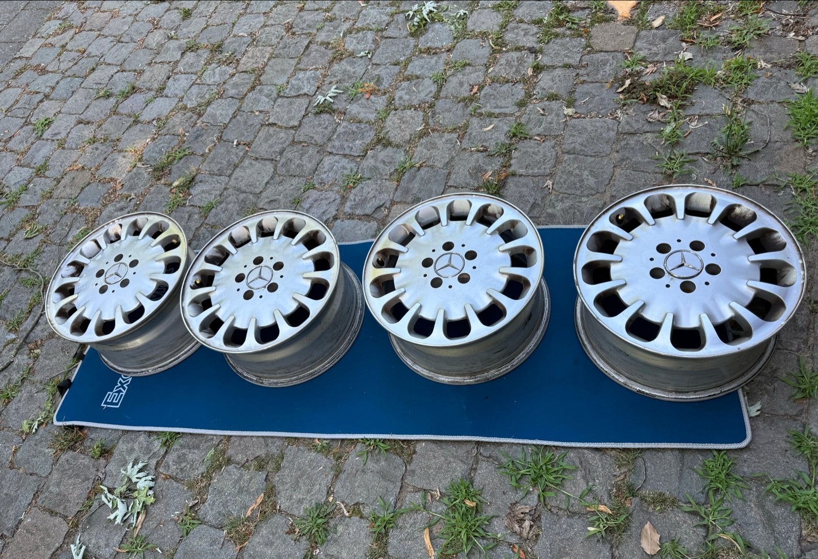 Set van 4 originele Mercedes-Benz 16 inch ET42, Auto diversen, Ophalen, Gebruikt