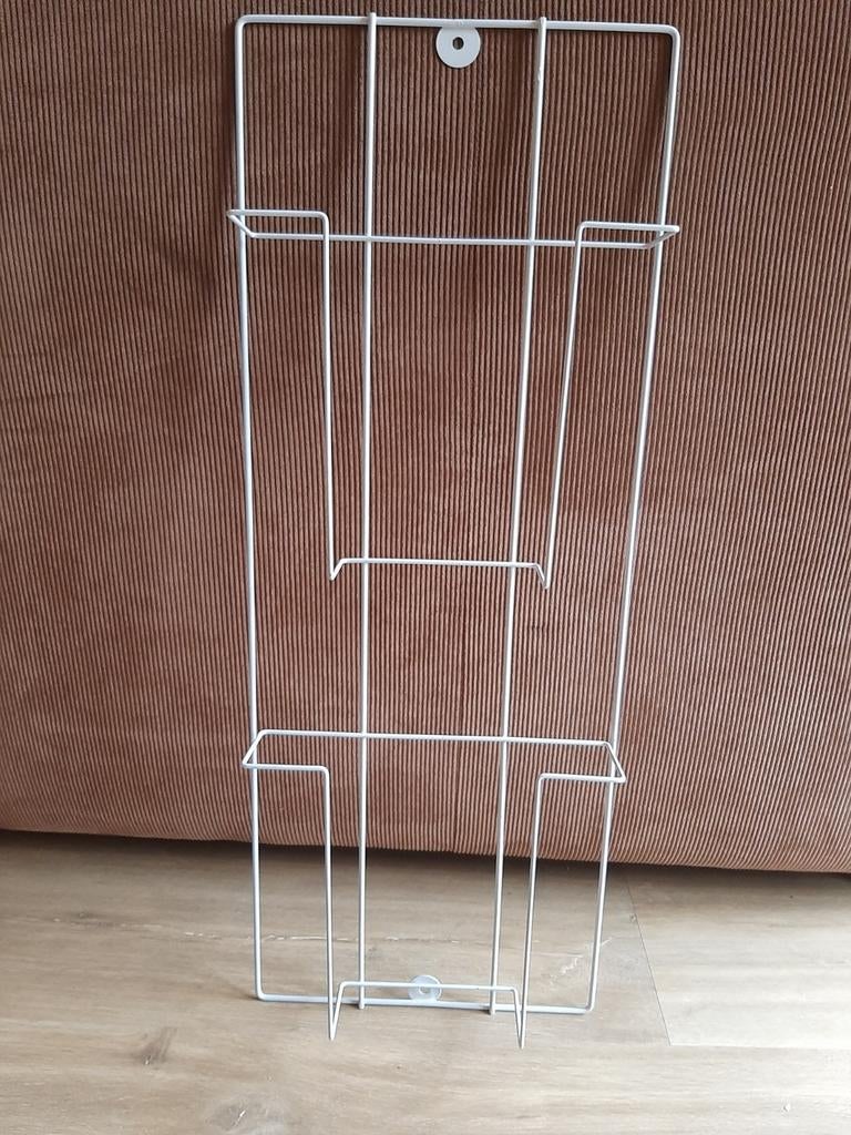 Wit metalen tijdschriftenrek voor aan de muur, Ophalen, Zo goed als nieuw