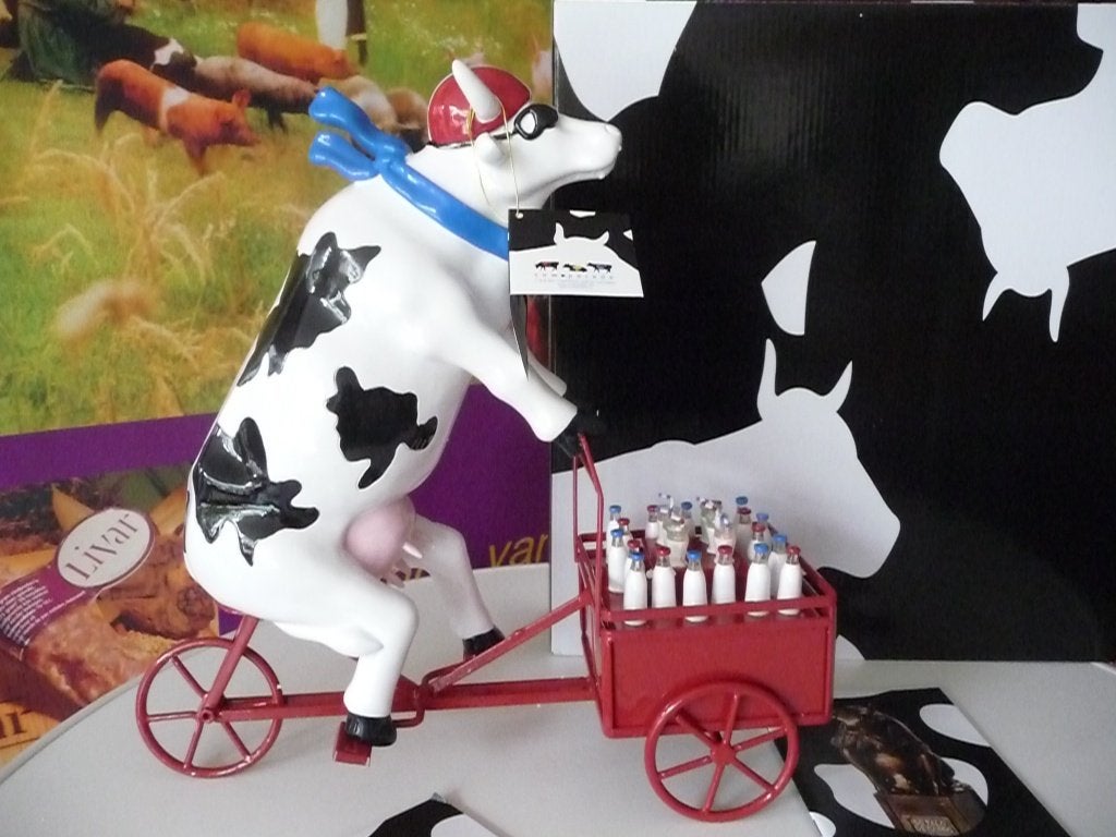 Nieuw Cow Parade koe  Lait Triporteur XL gratis verzending., Ophalen of Verzenden, Beeld, Steen/keramiek