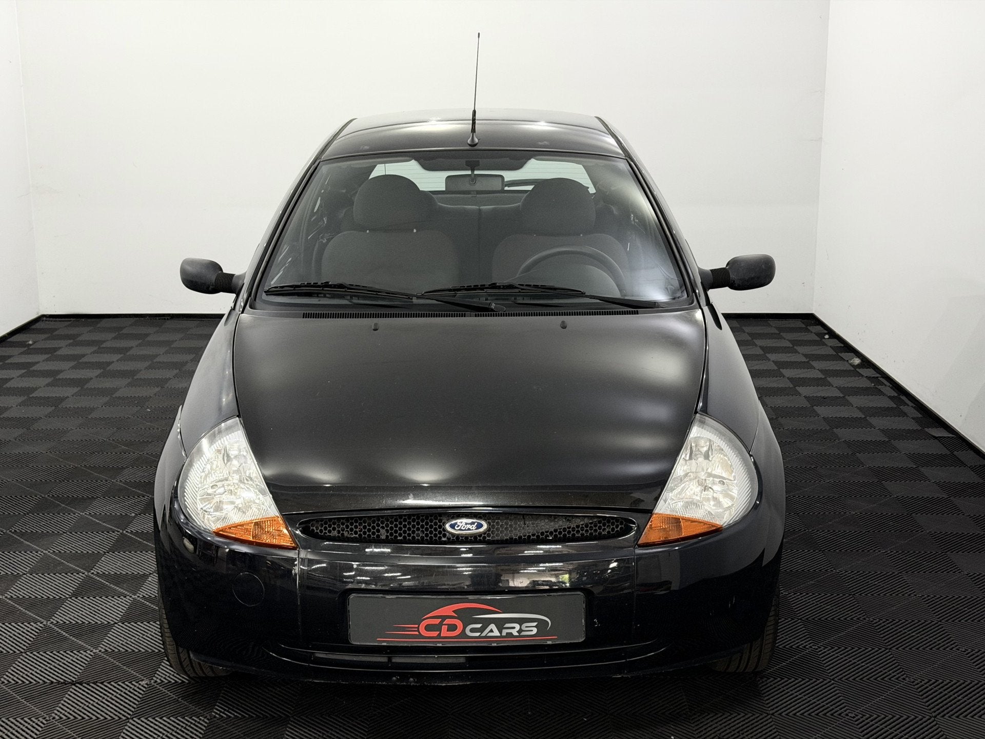 Ford Ka 1.3 Futura Inruilauto’s tegen vaste prijzen. Voor, Voorwielaandrijving, 1299 cc, Stof, Gebruikt