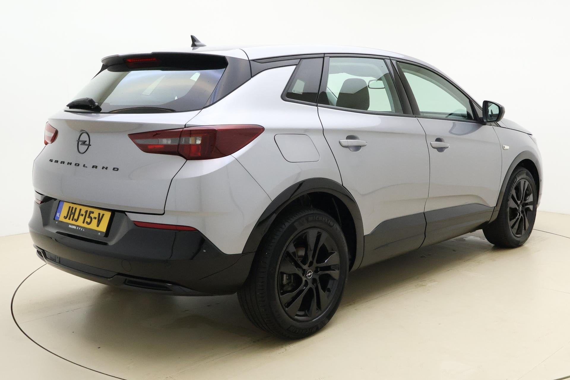Opel Grandland 1.2 Turbo GS | Navigatie | Stoelverwarming |, Gebruikt, Euro 6, 1199 cc, Leder en Stof