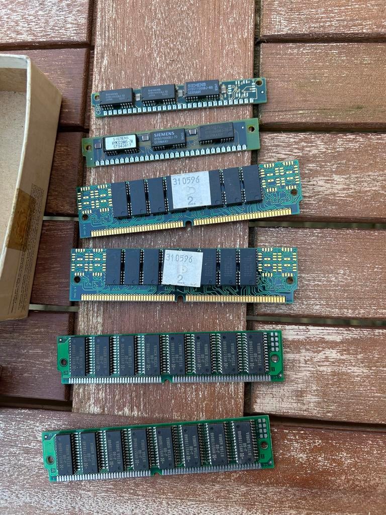 Vintage Computergeheugen en 2 Floppy Drives (Sony/Canon), Overige soorten, Ophalen of Verzenden, Desktop, Gebruikt