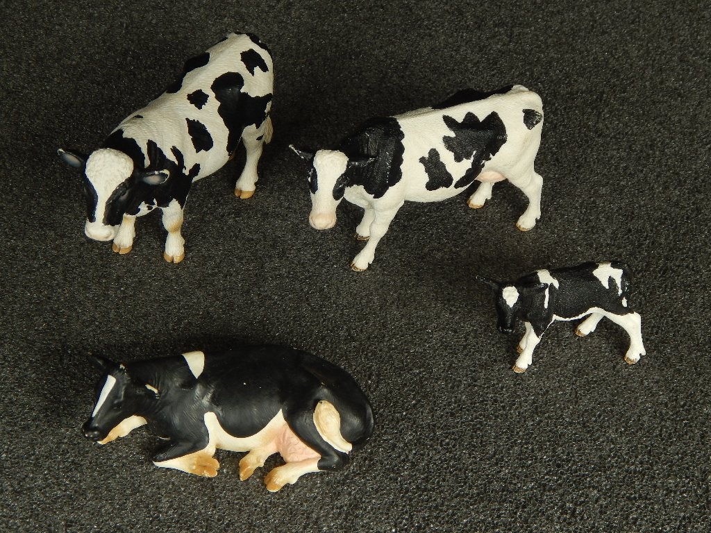 Schleich ; 2 koeien , stier en kalf, Ophalen of Verzenden, Gebruikt, Boerderijdier, Beeldje of Figuurtje