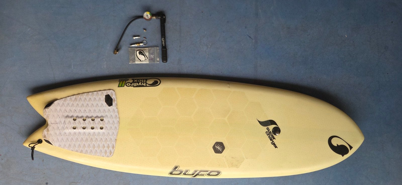 5'6" Bufo Hydroflex Boogiefish (FCS quad), Watersport en Boten, Golfsurfen, Ophalen, Gebruikt, Fish