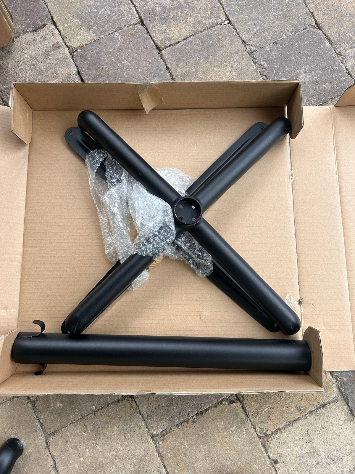 Nieuwe IKEA Stensele tafel antraciet, 70 cm diameter, Ophalen, Rond, Tot twee personen, 50 tot 100 cm