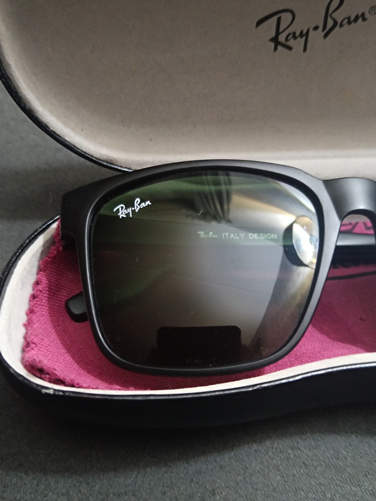 Ray-Ban Zonnebril Zwart - Zo goed als nieuw, Zonnebril, Zwart, Ophalen of Verzenden, Zo goed als nieuw