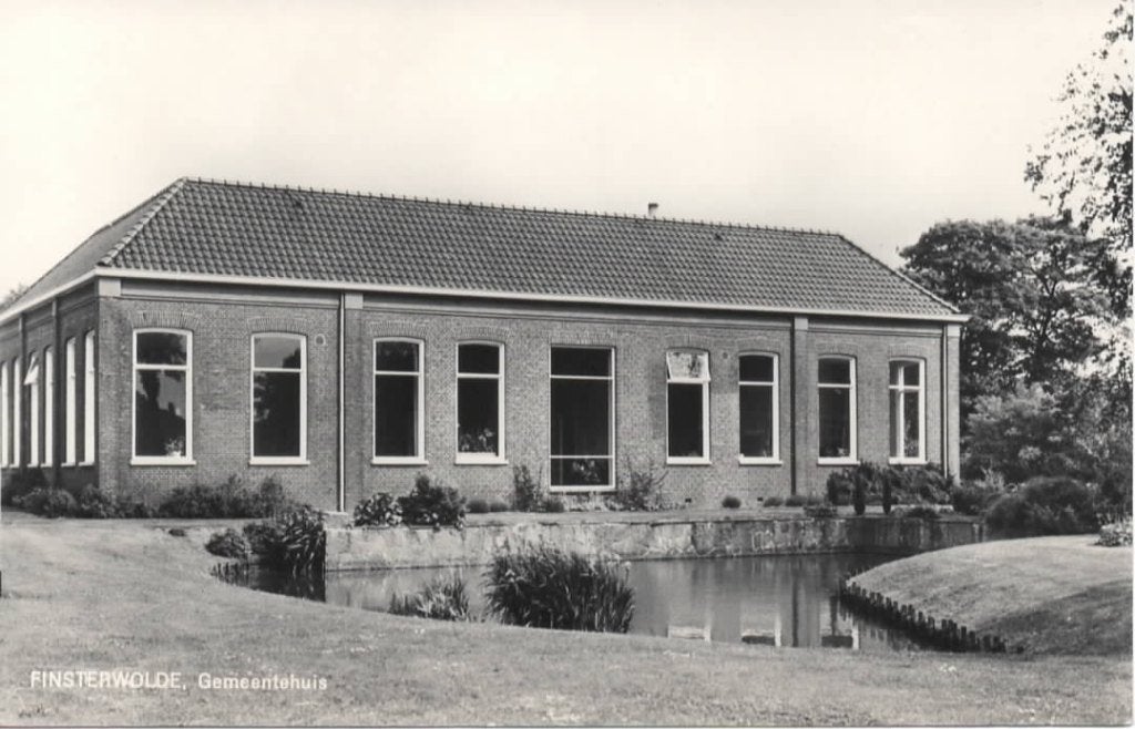 Ansichtkaart Finsterwolde, Gemeentehuis, Ophalen of Verzenden, 1960 tot 1980, Ongelopen, Groningen