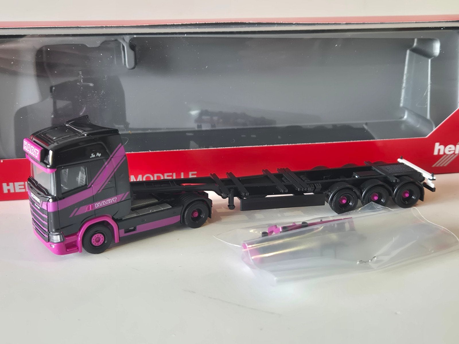 Herpa Scania CS20 HD Hart Burgh Haamstede, Hobby en Vrije tijd, Modelauto's | 1:87, Ophalen of Verzenden, Nieuw, Bus of Vrachtwagen