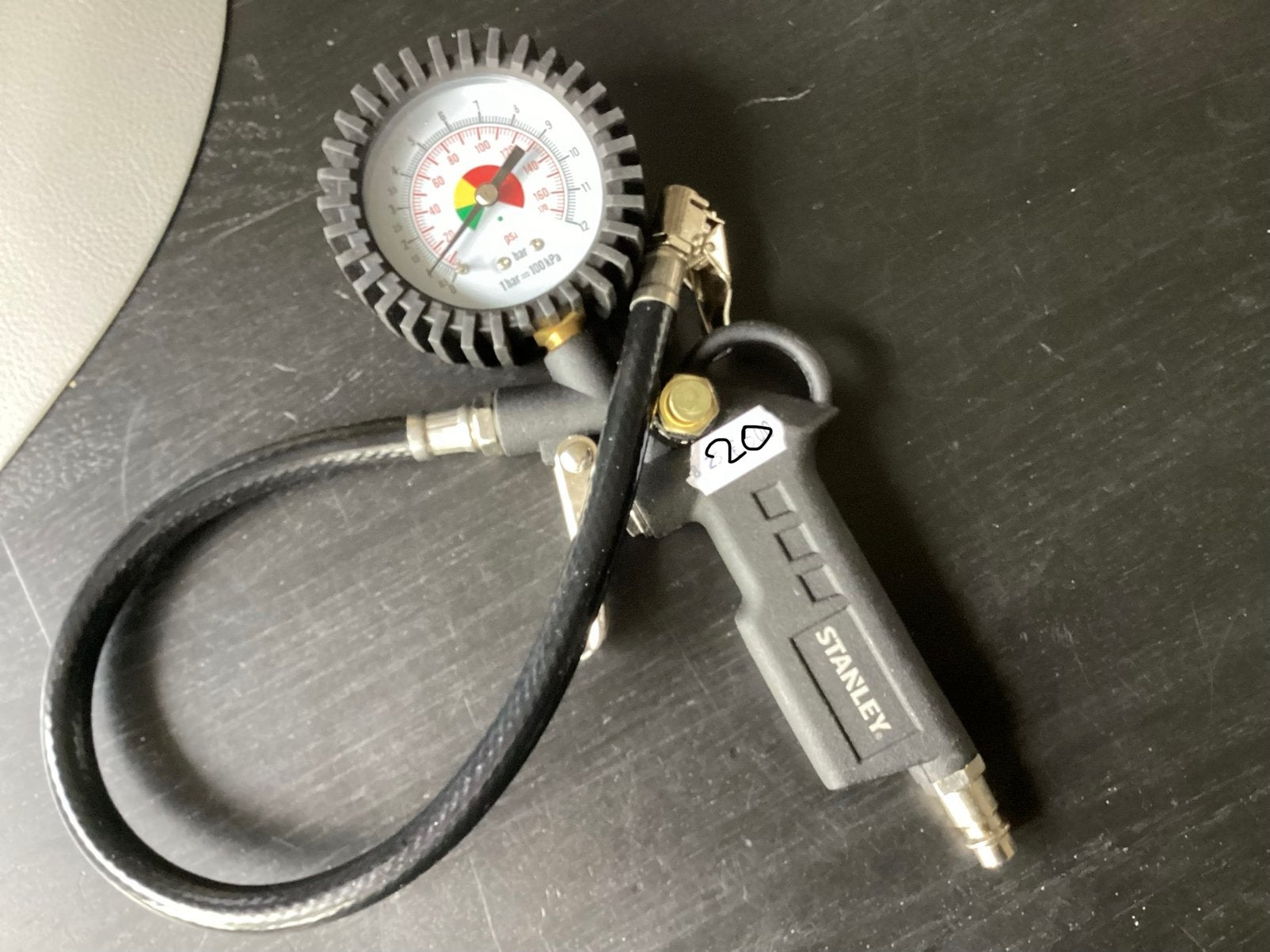 Stanley Luchtpistool en drukmeter- bandenpomp- Nieuw, Auto diversen, Ophalen of Verzenden, Zo goed als nieuw