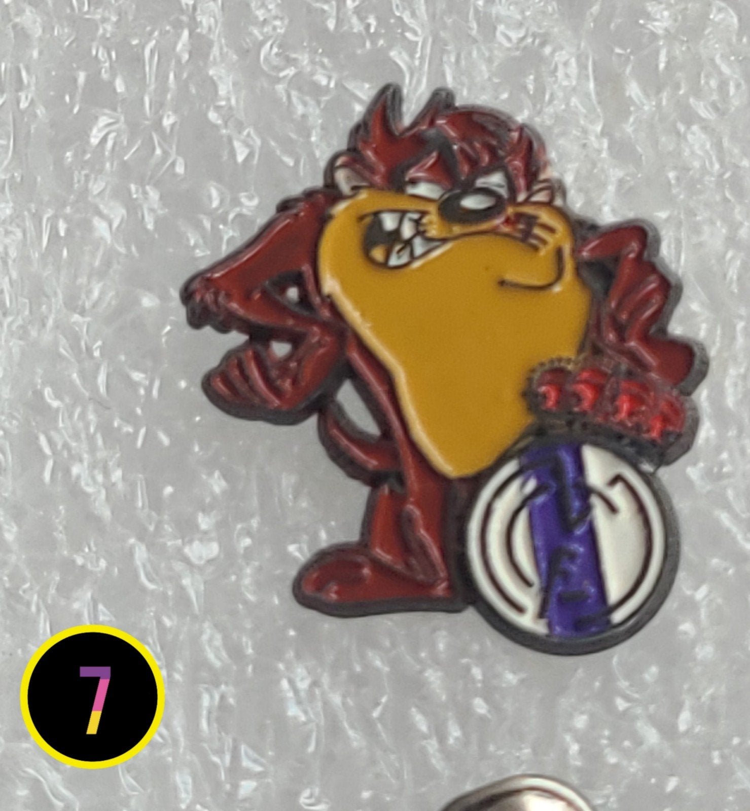 Pin Taz Devil met Real Madrid logo, Verzamelen, Verzenden