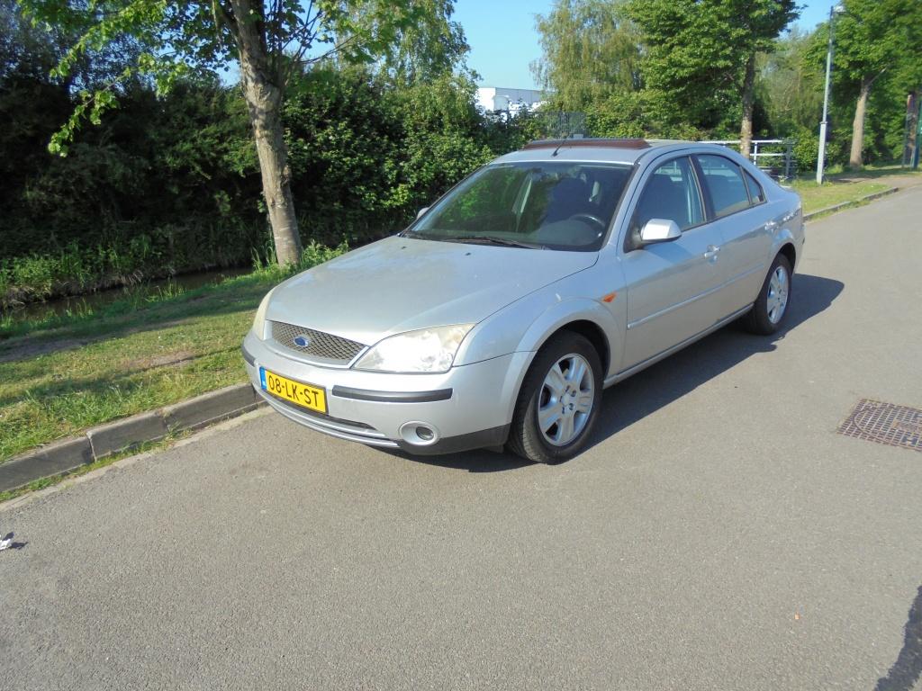 Ford Mondeo 2.0-16V Ghia (bj 2003), Auto's, Mondeo, Origineel Nederlands, 75 €/maand, Euro 4