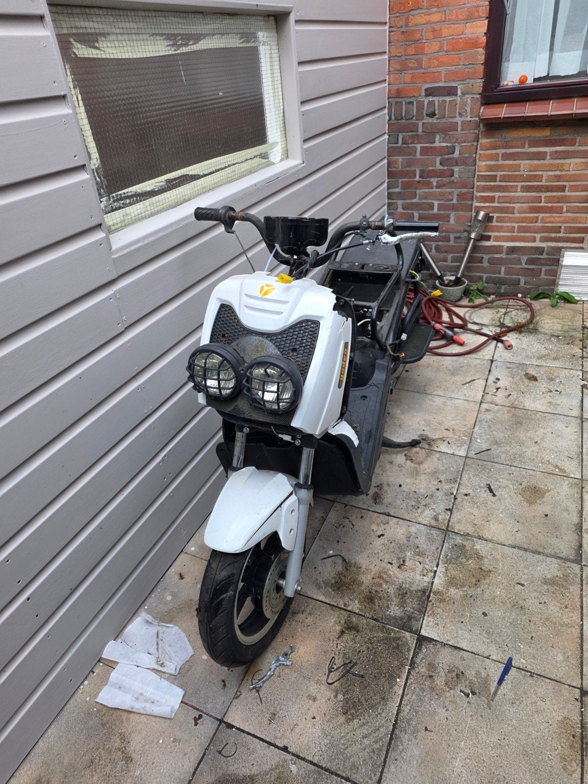 Elektrische scooter voor onderdelen (zonder accu), Fietsen en Brommers, Brommeronderdelen | Scooters, Ophalen of Verzenden, Gebruikt