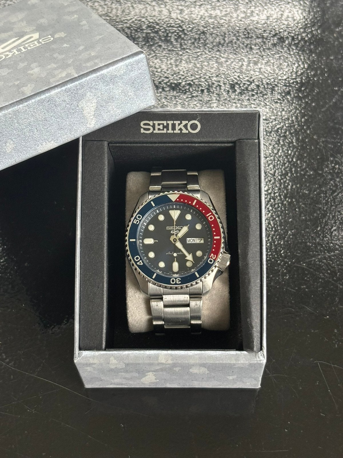 Seiko 5 sports horloge SRPD53K1 “pepsi”, Staal, Polshorloge, Ophalen of Verzenden, Zo goed als nieuw