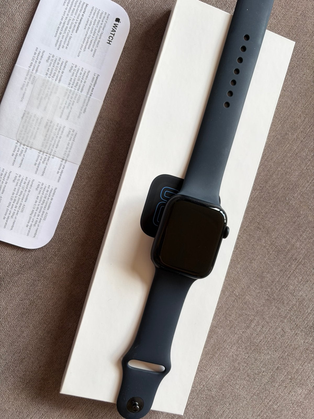 apple watch SE 3 44 mm ECHT NIEUW!!!!, Ophalen of Verzenden, Zo goed als nieuw, Zwart, IOS