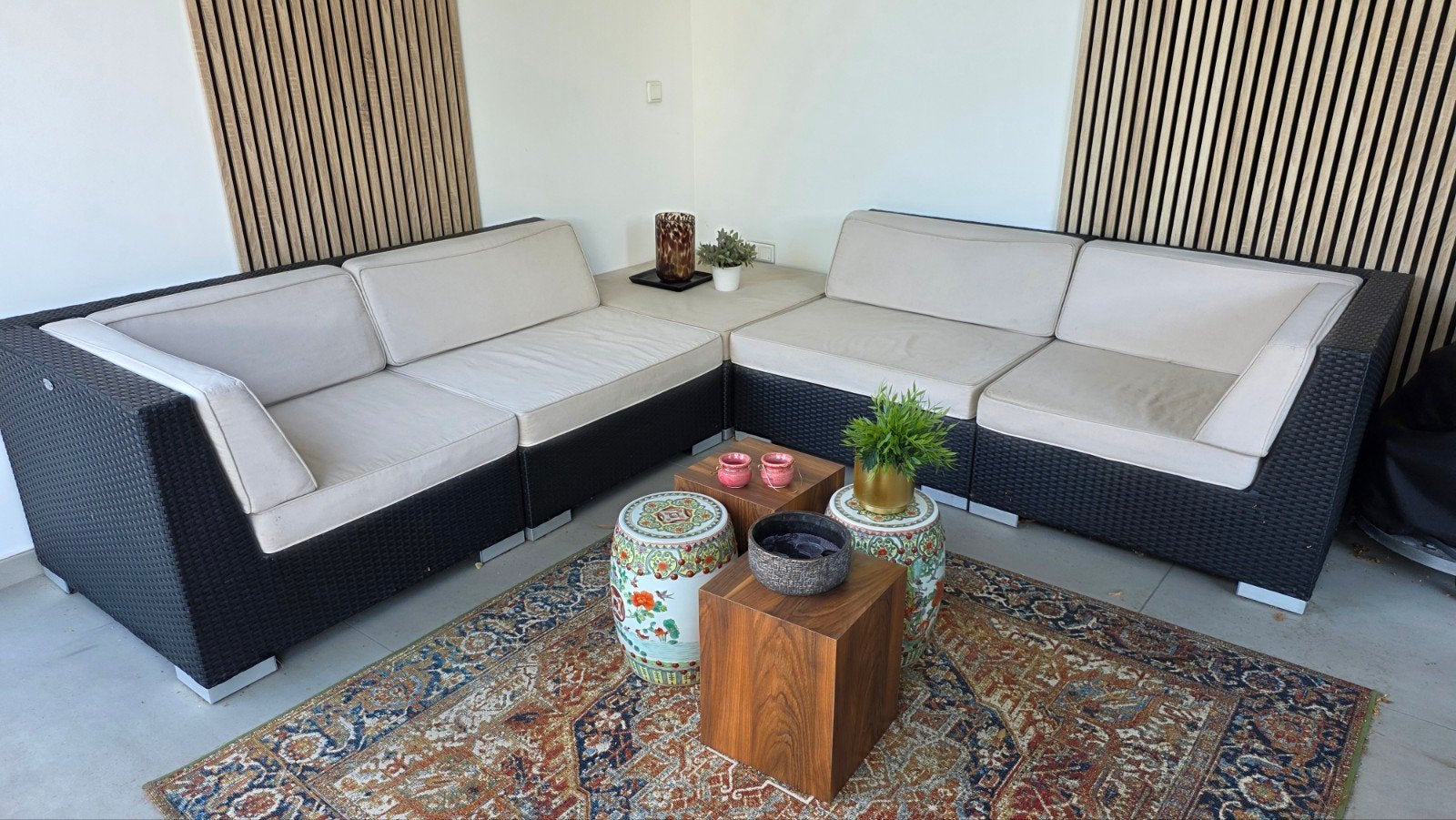 Outdoor loungeset – Ruime modulaire bank, tafel en kussens, Tuin en Terras, Tuinsets en Loungesets, Ophalen, Gebruikt, Wicker