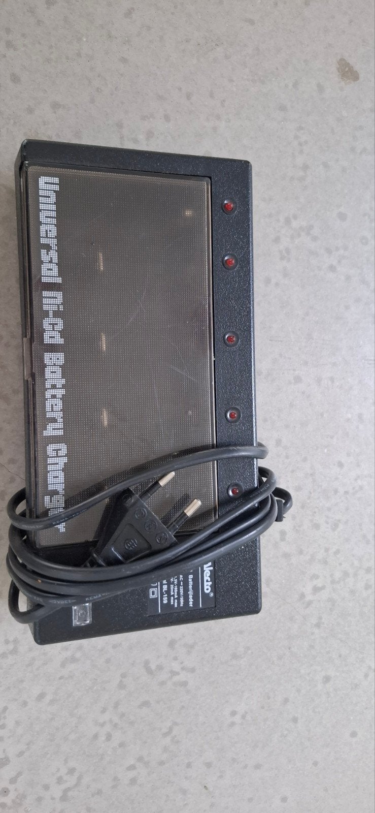Universele Acculader - Varta Universal Battery Charger, Ophalen of Verzenden