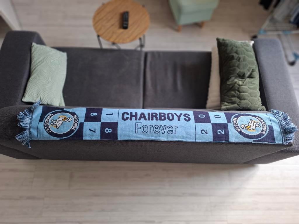 Wycombe Wanderers sjaal, Ophalen of Verzenden, Zo goed als nieuw, Buitenlandse clubs, Vaantje of Sjaal