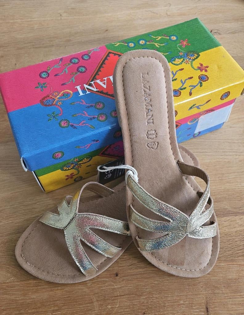 Mooie goudkleurige slippertjes Lazamani maat 42 NIEUW, Kleding | Dames, Schoenen, Slippers, Overige kleuren, Ophalen of Verzenden