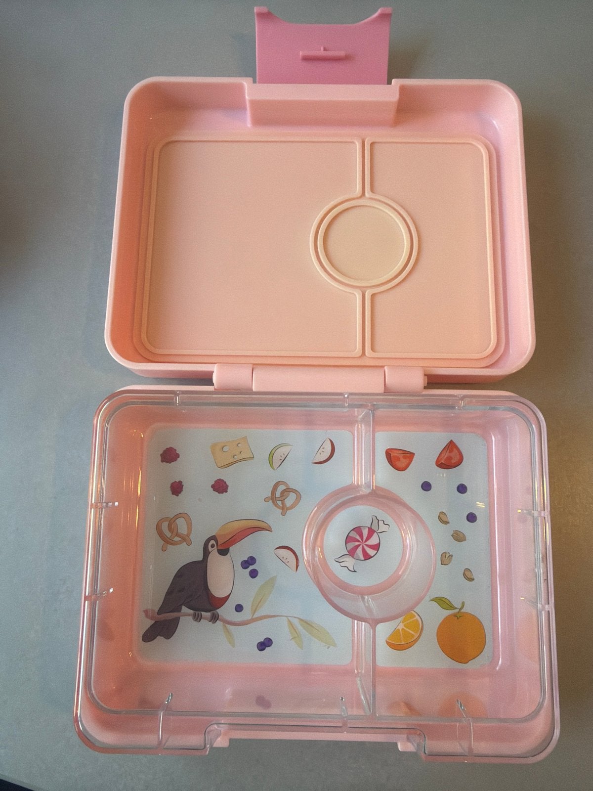 Yumbox Klein lunchbox roze met toekan design, Ophalen, Gebruikt