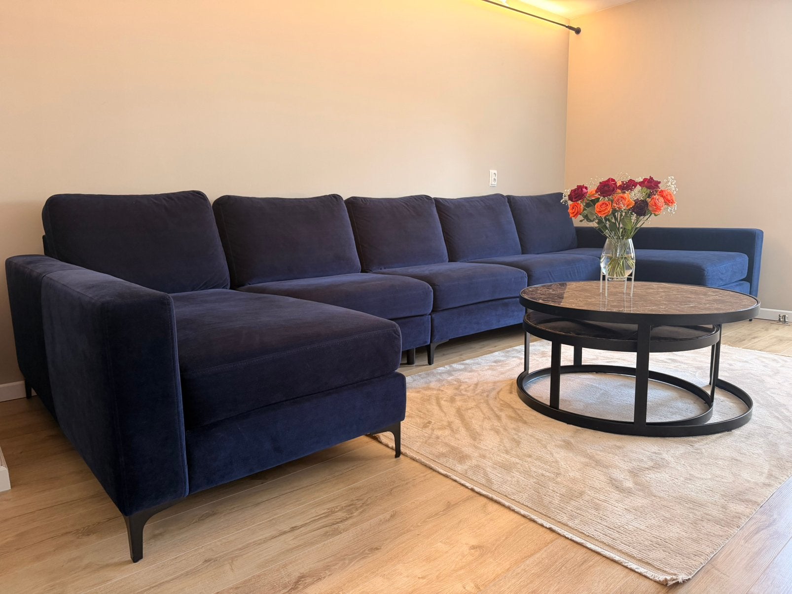 Grote Blauwe Velvet Loungebank – 4 Meter Breed, Ophalen, Gebruikt