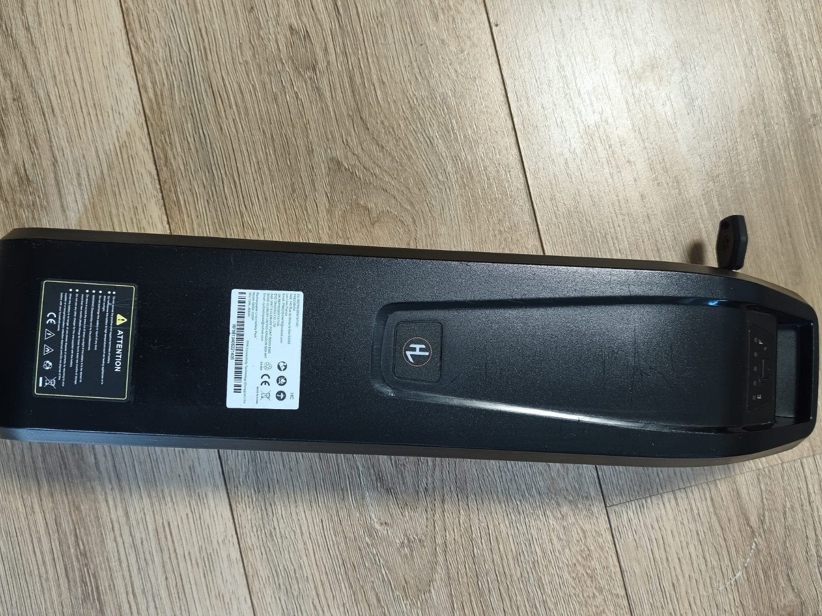 Nieuwe accu met oplader 36V,13Ah, 468Wh, Fietsen en Brommers, Fietsaccessoires | Fietsaccu's, Ophalen