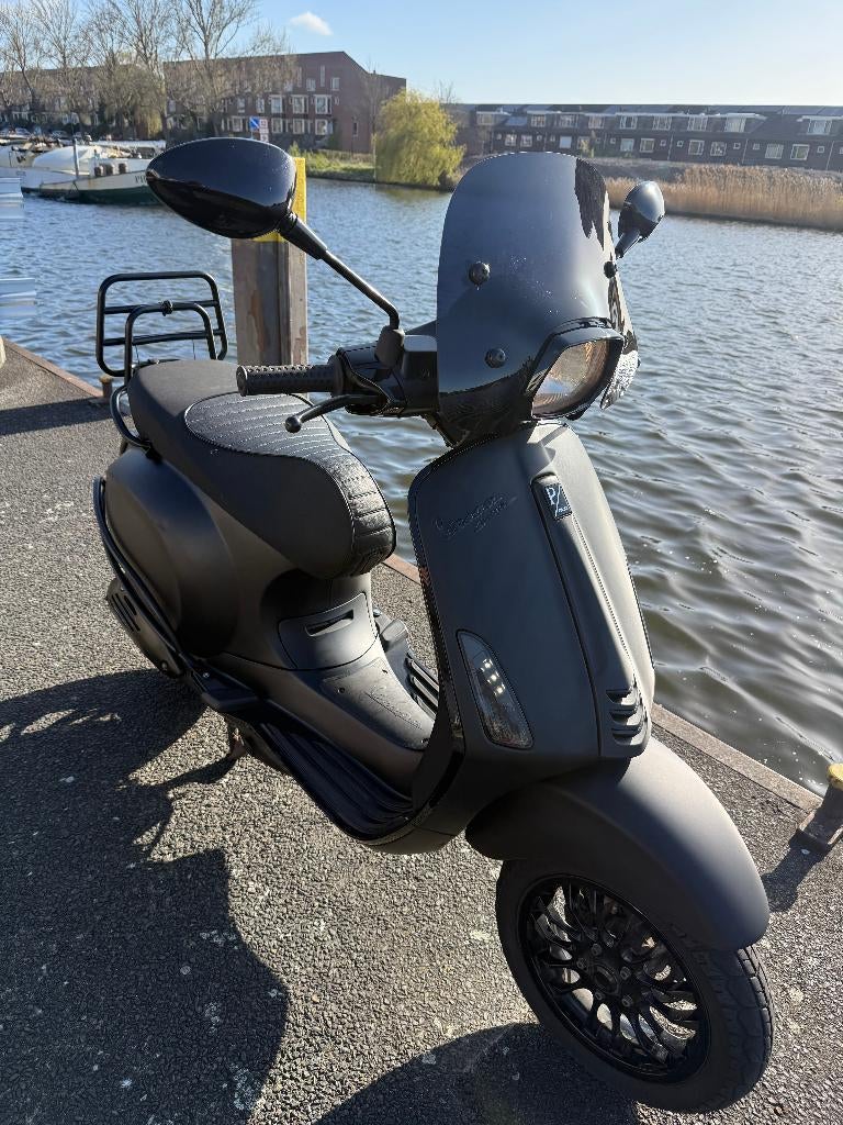 Vespa Sprint brom notte 4t 45km 2016 mat zwart alarm led, Fietsen en Brommers, Scooters | Vespa, Ophalen, Overige modellen, Maximaal 45 km/u