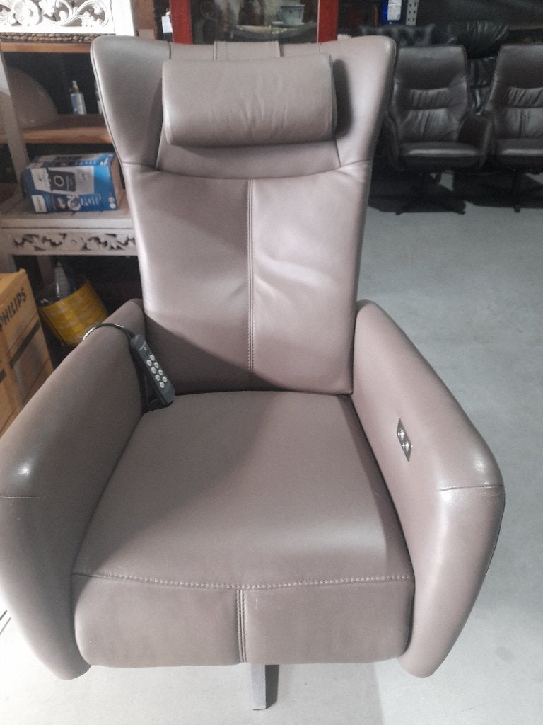 Prominent relax fauteuil, Huis en Inrichting, Ophalen, Minder dan 75 cm, Leer, Zo goed als nieuw