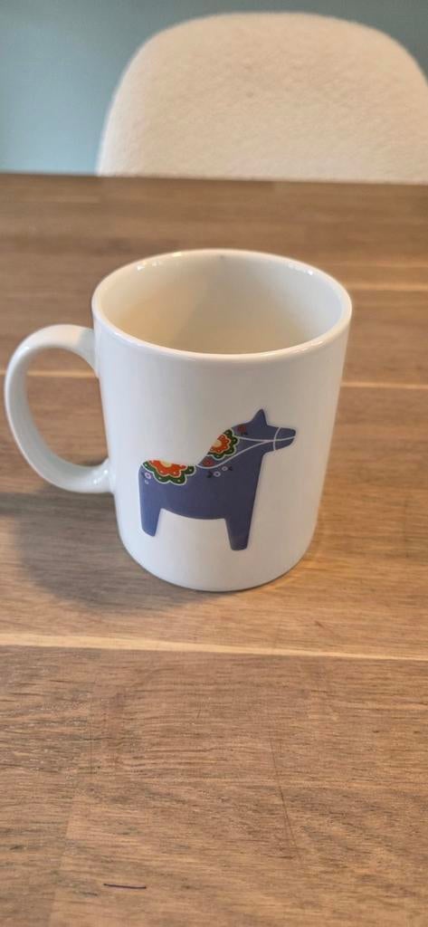 Mok met Dala paard - Åhléns Home, Ophalen of Verzenden, Zo goed als nieuw, Overige stijlen, Kop(pen) en/of Schotel(s)